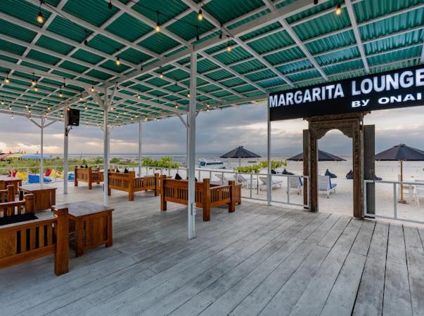 Nusa Indah Onai Hotel Нуса-Лембонган Экстерьер фото