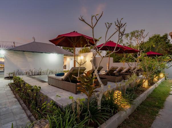 Nusa Indah Onai Hotel Нуса-Лембонган Экстерьер фото
