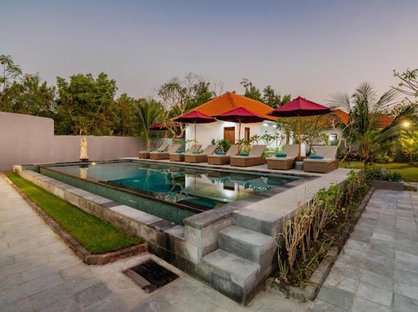 Nusa Indah Onai Hotel Нуса-Лембонган Экстерьер фото